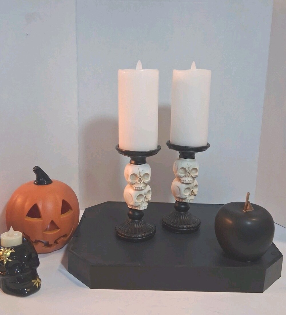 BNWT Gothic HALLOWEEN Skull Candle Holders; Set of 2 ! Halloween Decor; New!